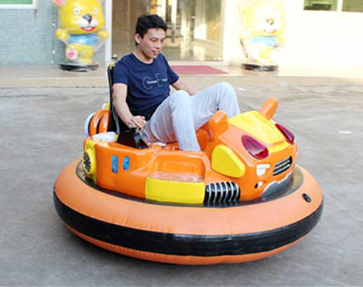 Battery  inflatable bumper cars rides